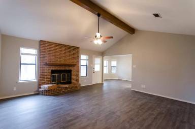 Main picture of 1016 Cricket Ln