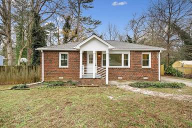 Main picture of 1913 Selwyn Dr