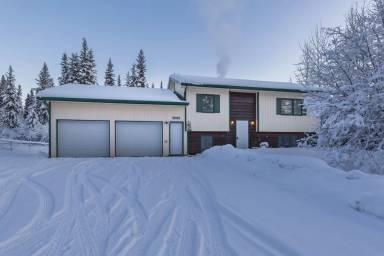Main picture of 3060 Treaty St