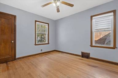 Main picture of 138 N 71st St