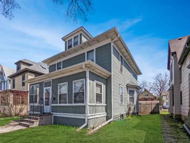 Main picture of 2707 Fremont Ave S