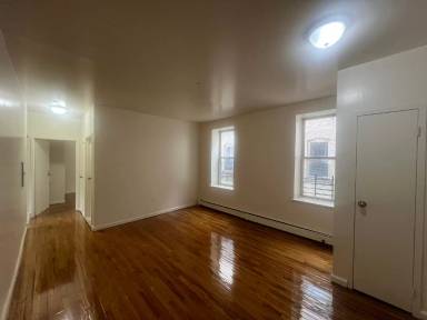 Main picture of 9 Fabyan Pl