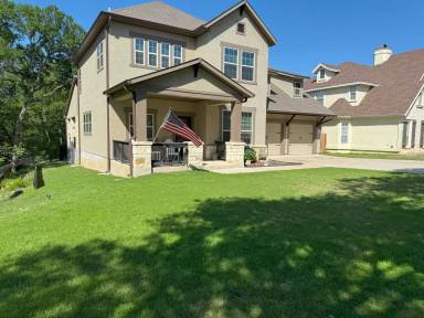 Main picture of 8603 Phoenix Ave