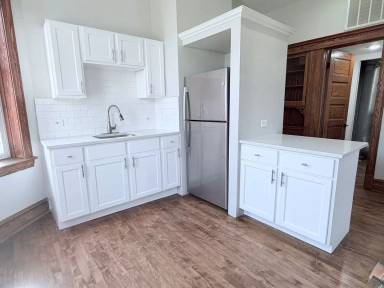 Main picture of 2615 S Lawndale Ave