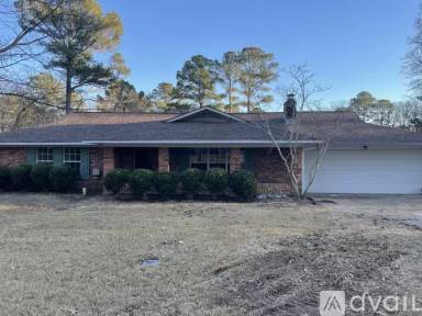 Main picture of 202 Poplar Dr