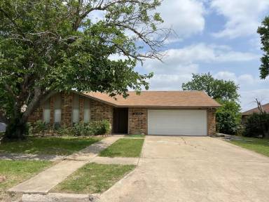Main picture of 2312 Hunt Dr