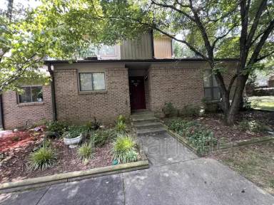 Main picture of 8087 Charter Oak Ln