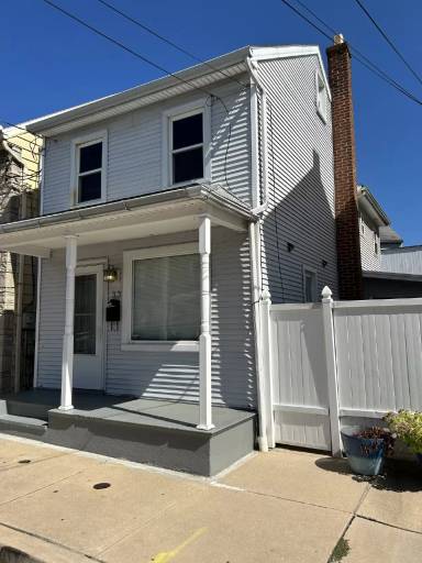 Main picture of 33 S 5th St