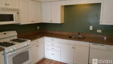 Main picture of 800 Custer Ave & 806 Washington St & 800 Sherman Ave Apartments