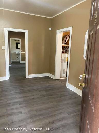 Main picture of 1348 W Kirby Pl