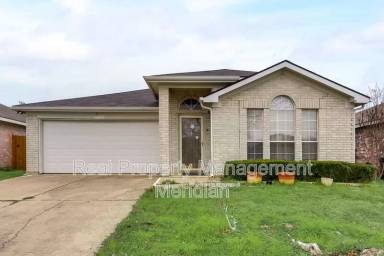Main picture of 8008 Cannonwood Dr