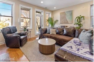 Main picture of 1039 W Newport Ave