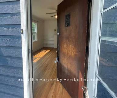 Main picture of 111 1/2 Alderson Ave