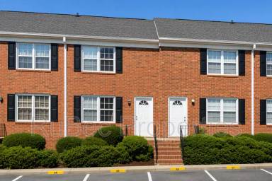 Main picture of 915 Nottingham Dr