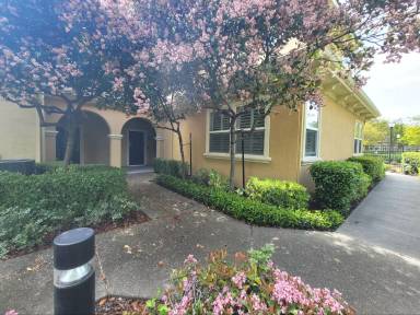 Main picture of Westlake Villas