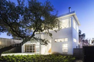 Main picture of 904 W Mary St