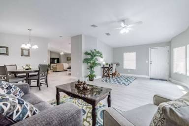 Main picture of 5084 76th St N