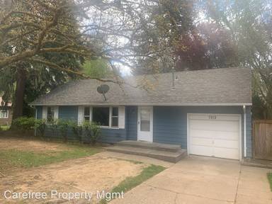 Main picture of 7812 SW Greenwood Dr
