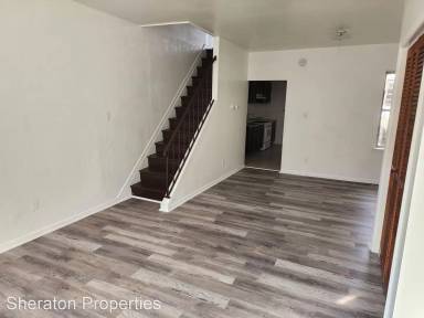Main picture of 935 N Pine St