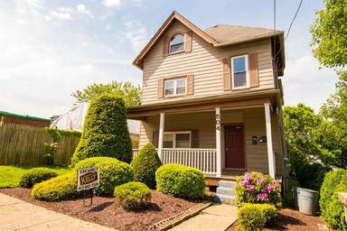 Main picture of 504 Maryland Ave