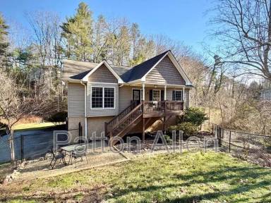 Main picture of 689 New Haw Creek Rd