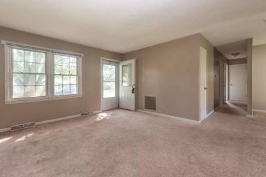Main picture of 848 Kingsway Dr