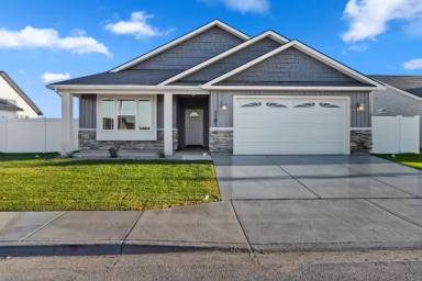 Main picture of 1183 White Birch Ave