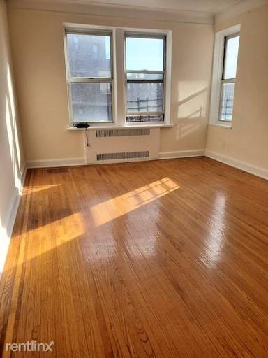 Main picture of 10905 72nd Ave