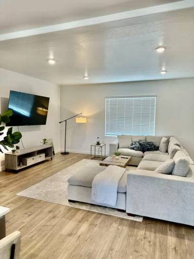 Main picture of 851 E Skiff Way