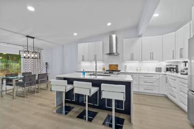 Main picture of 8609 Cedarbrook Dr