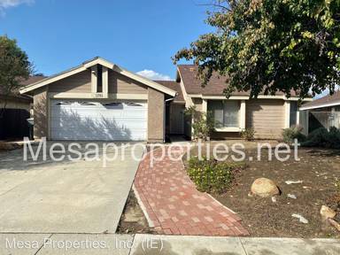 Main picture of 1761 W Phillips Dr