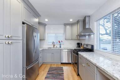 Main picture of 2352 Forney St