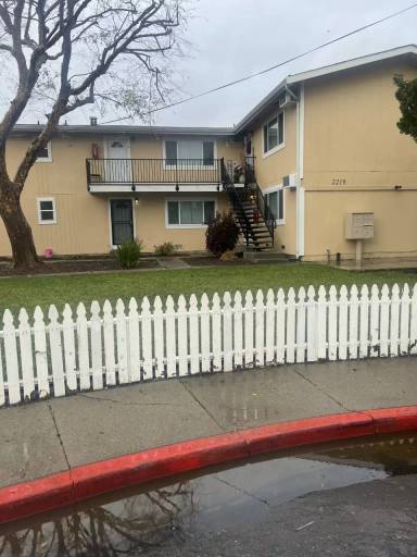 Main picture of 2219 Hillsborough Ct