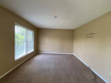 Main picture of 575 Yates Dr