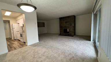 Main picture of 4002 W Lake Sammamish Pkwy NE