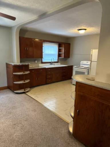 Main picture of 320 Cathedral Mnr