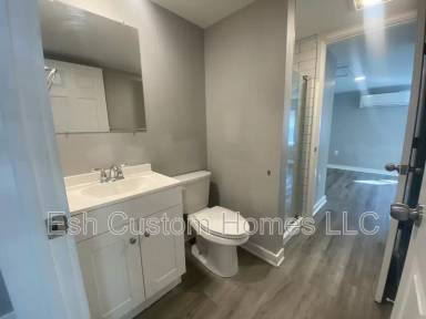 Main picture of 218 W King St