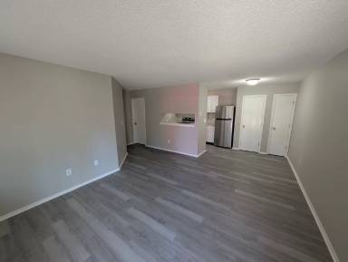 Main picture of 1104 E 13th St