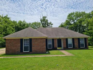 Main picture of 3661 Horseshoe Cir