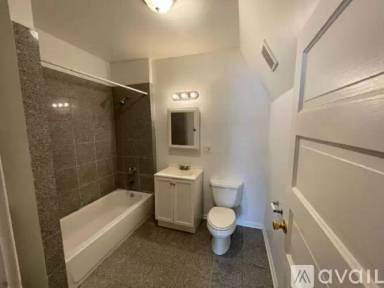 Main picture of 2494 Saint Johns Ave