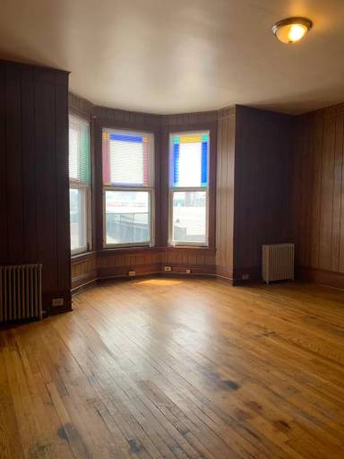 Main picture of 219 W Franklin St