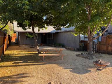 Main picture of 533 NE Olney Ave