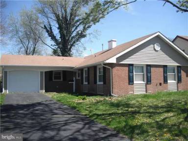 Main picture of 5 Pond Ln