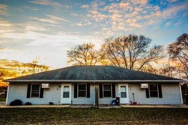 Main picture of 101 S Plum St