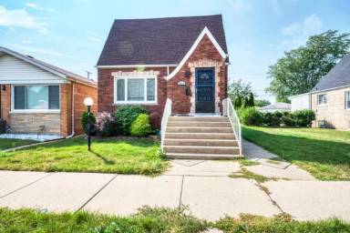 Main picture of 9830 S Forest Ave