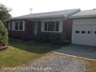 Main picture of 301 Tallpine Rd