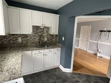Main picture of 1 Fuller Ave
