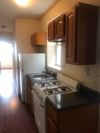 Main picture of 2106 Fulton St