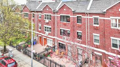 Main picture of 673 Bergen St