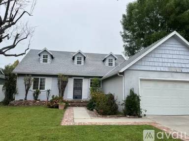 Main picture of 23019 Hamlin St